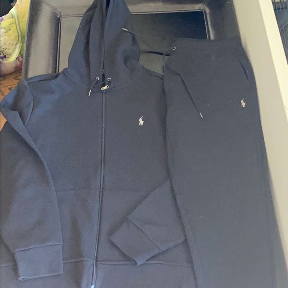 Black men’s Polo suit